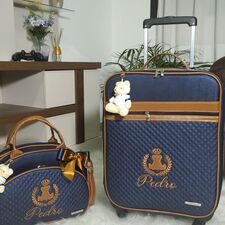 Mala com Rodinhas e Bolsa na Vila Olímpia